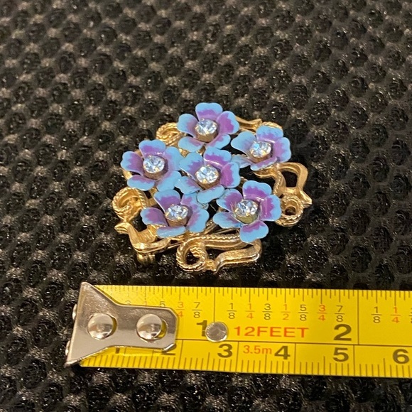 Forget-me-Not Signed Avon Brooch Pin Blue Flowers
Love Blossoms - Picture 8 of 9